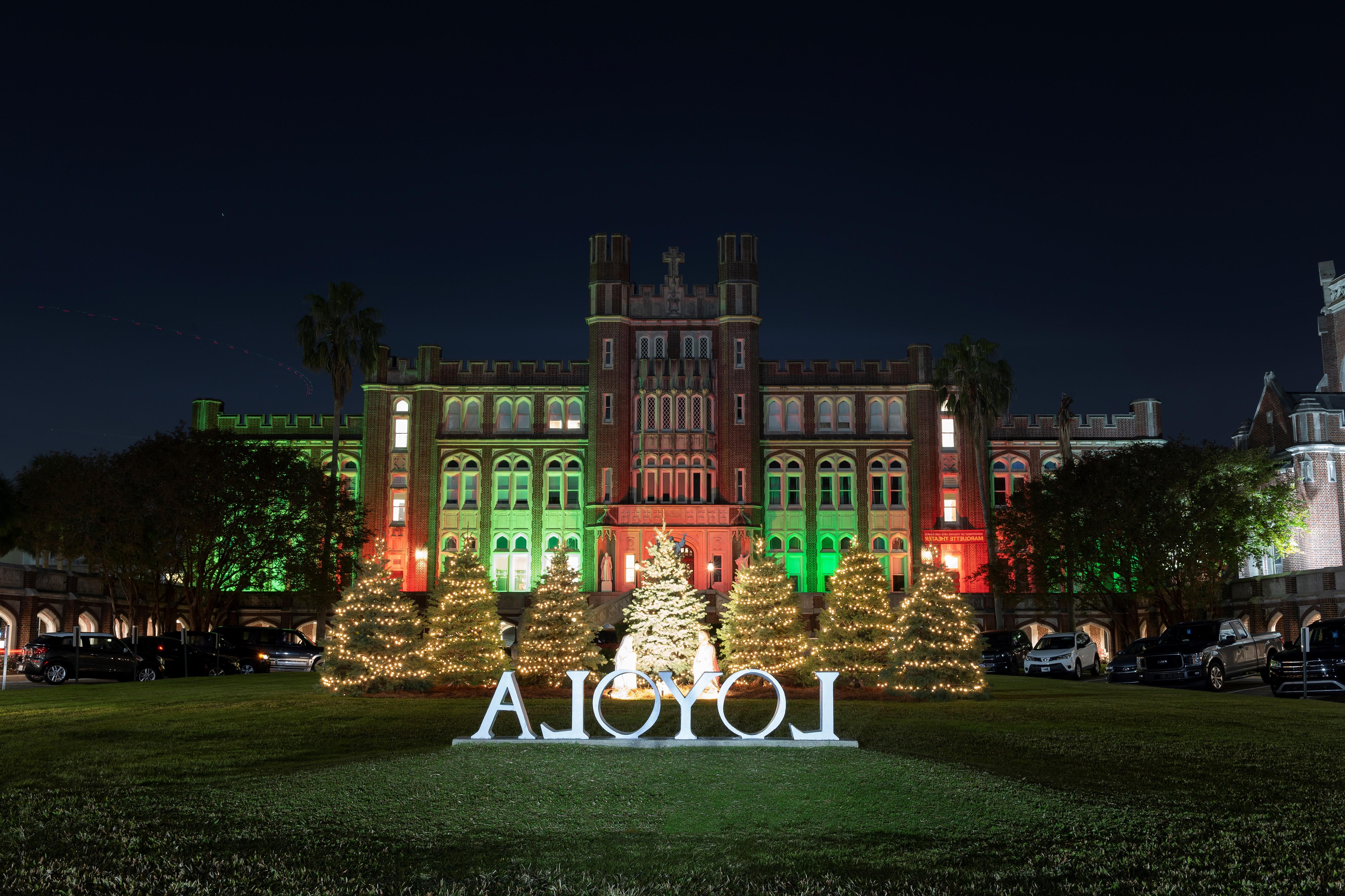 Marquette Hall Christmas Photo 